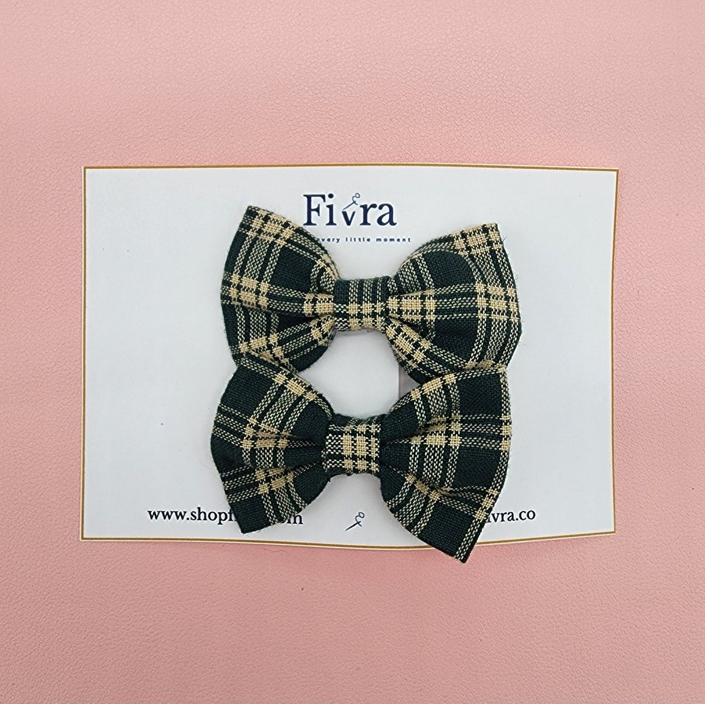 Small hair bow - clip - Green plaid