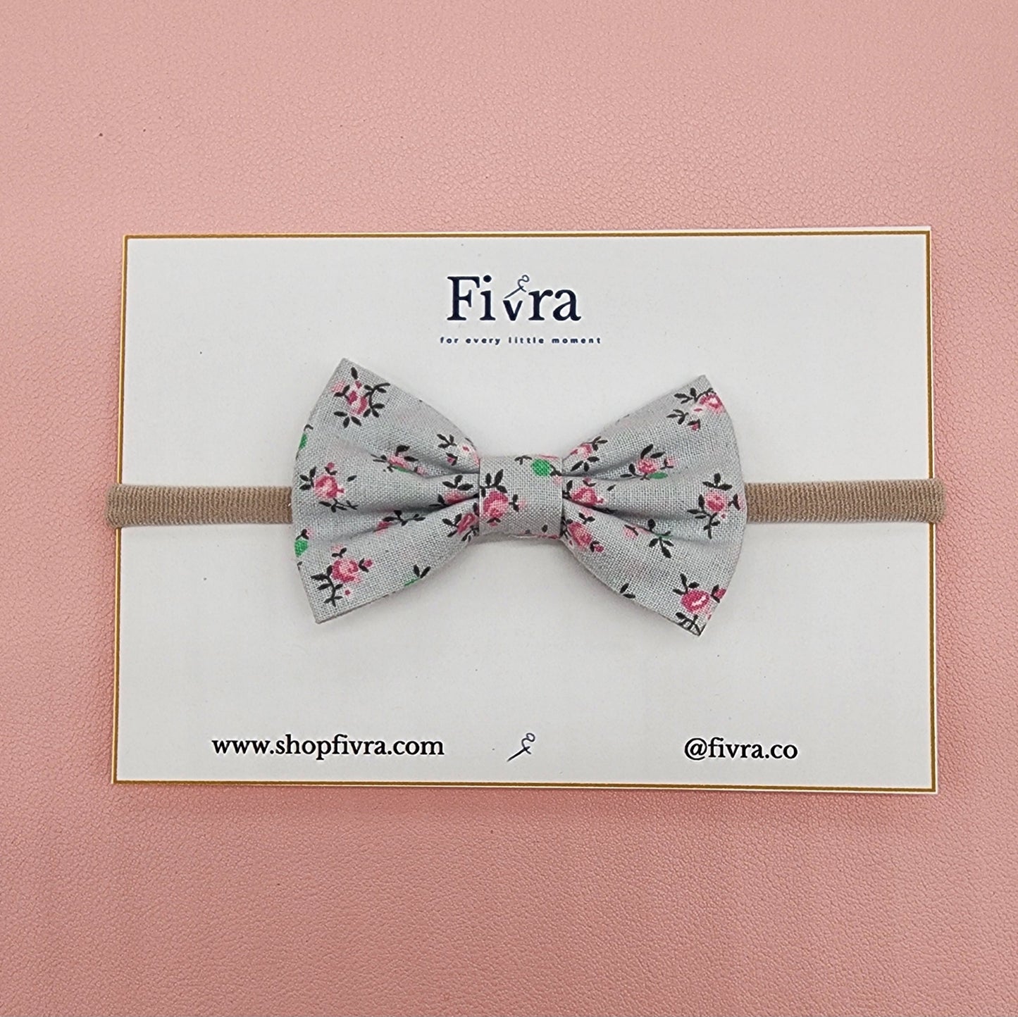 Small hair bow - Nylon headband -Gray flowers