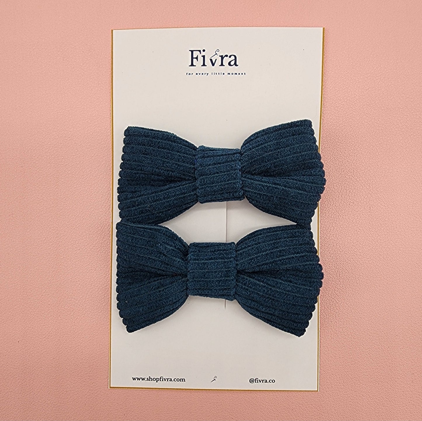 medium hair bow - Alligator clip - Corduroy varieties