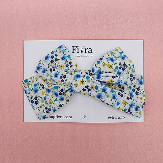 Large hair bow - Alligator clip - Blue flowers