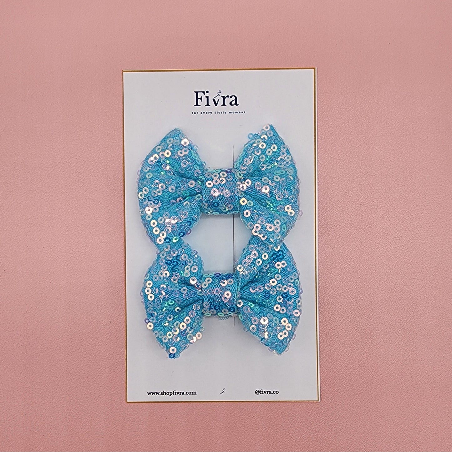 Small pair of bow - Alligator hair clip - Light blue