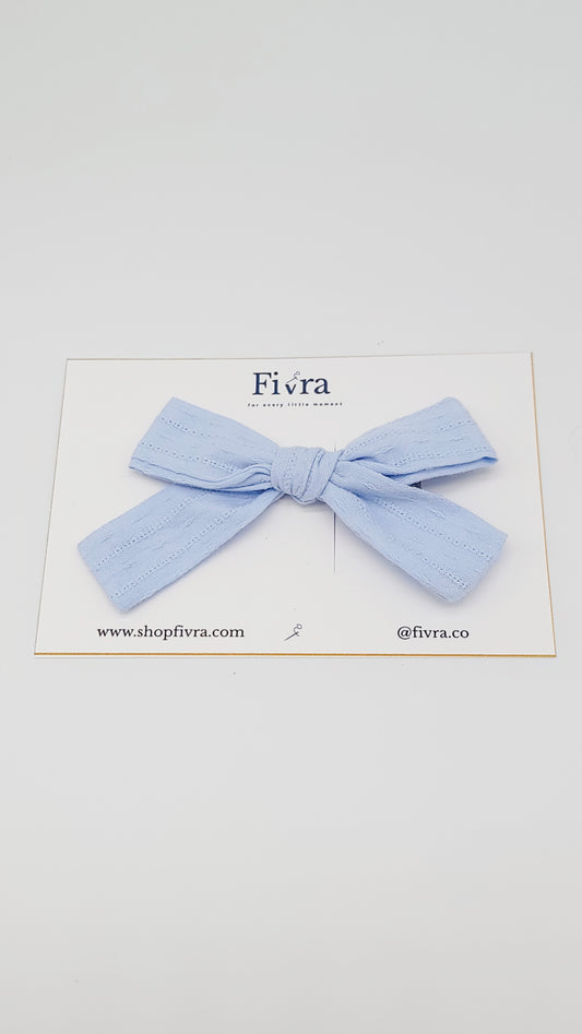 Medium hair bow - alligator clip - Light blue